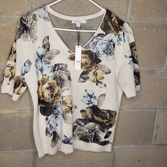 Chico's Textured Knit Top with Floral Design L (NWT) - Picture 2 of 6